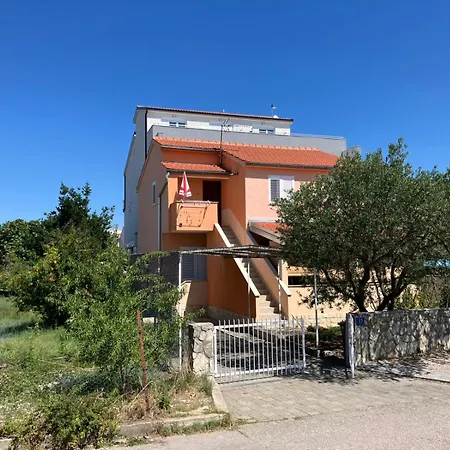 Nirvana 10 Metres From * 斯里马