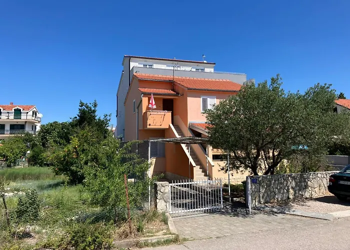 Nirvana 10 Metres From * 스리마